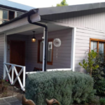 Bano Cocina Totalmente Equipada Y Un Encantador Patio Alquiler Departamento La Casita De Maby Alquiler Temporario