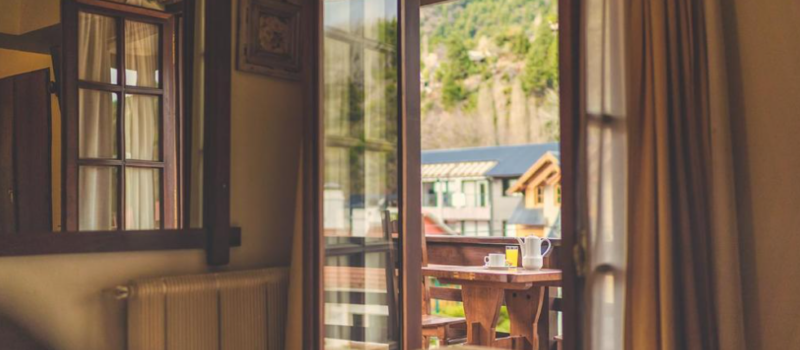 Bufe Para Comenzar El Dia Con Energia Relajate Hotel Del Viejo Esquiador En San Martin De Los Andes Neuquen Argentina