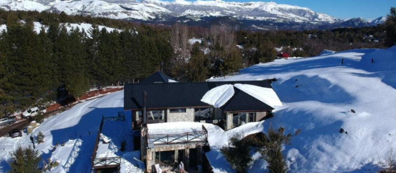 De Estar Con Amplios Ventanales Y Cocina Totalmente Alquiler Casa La Deseada Increible Casa Con Piscina Climatizada Caliente