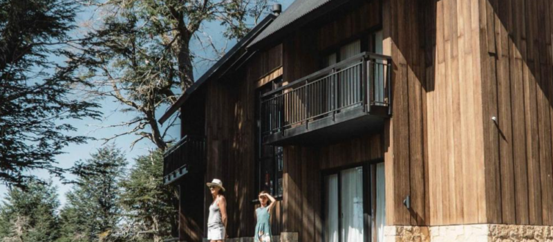 De Los Andes Este Acogedor Alojamiento Combina La Hotel El Refugio Ski Summer Lodge En San Martin De Los Andes Neuquen Argentina