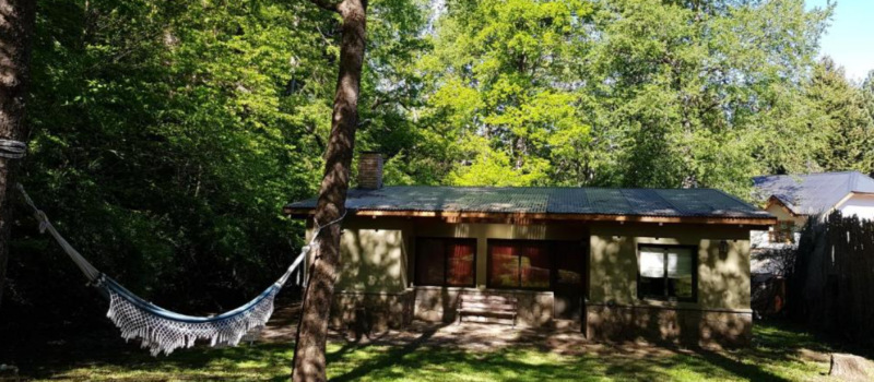 Del Pintoresco Lago Lolog Este Refugio Acogedor Ofrece Cabana Bosque Del Encanto