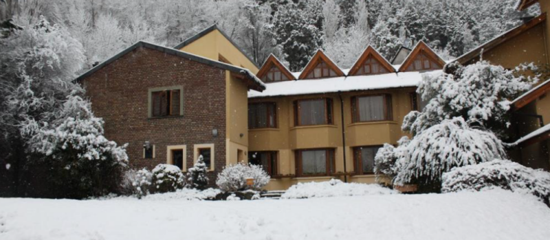 Desayuno Casero Estacionamiento Gratuito Ambiente Familiar Conexion Wi Fi Hotel Las Lengas En San Martin De Los Andes Neuquen Argentina
