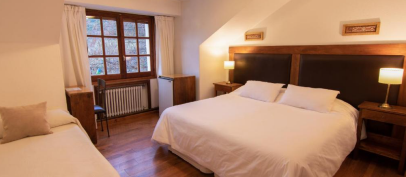 El Servicio De Habitaciones Garantizan Tu Bienestar Durante Hostel Hostal Del Esquiador En San Martin De Los Andes Neuquen Argentina