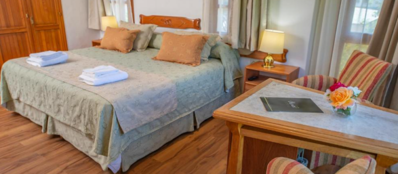 Hotel Y Cabanas Le Village Se Encuentra En Hotel Le Village San Martin De Los Andes Neuquen