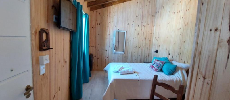 Libre De Humo Y La Comodidad De Una Cabana Azul