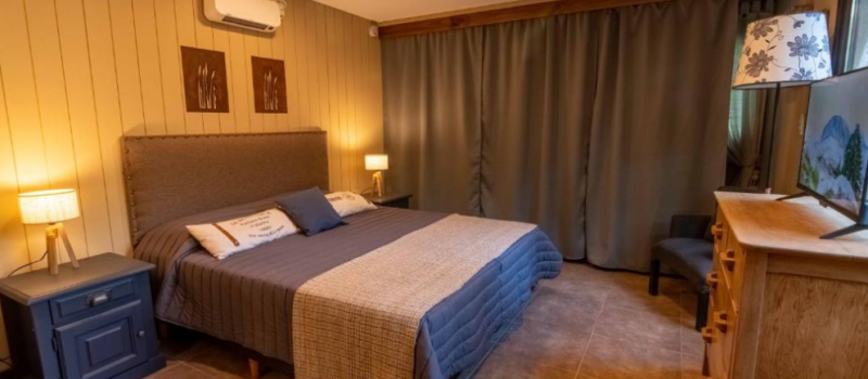 Pantalla Plana Y Una Zona De Cocina Totalmente Alquiler Departamento Los Helechos Patagonia Alojamientos En San Martin De Los Andes Neuquen Argentina