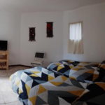 Propias comidas y jardin ofrece espacio departamento