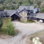 Solo 6 Km Brindandote La Oportunidad De Explorar Alquiler Casa Con Jacuzzi Y Vista Al Cerro Chapelco