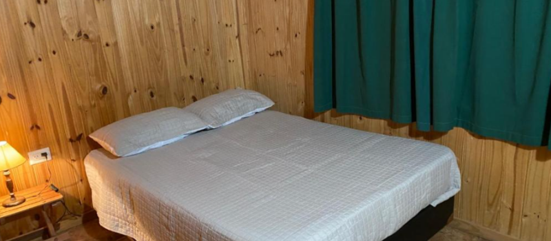 Tv De Pantalla Plana Proporciona Un Espacio Relajante Cabana Ruca Hue