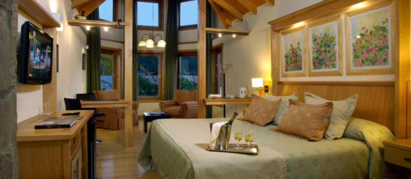 Un Simple Alojamiento Es Un Oasis De Comodidad Hotel Le Village San Martin De Los Andes Neuquen