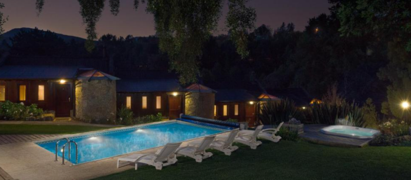 Y Comodos Apartamentos Piscina Al Aire Libre Y Hotel Rosas Blancas San Martin De Los Andes Neuquen